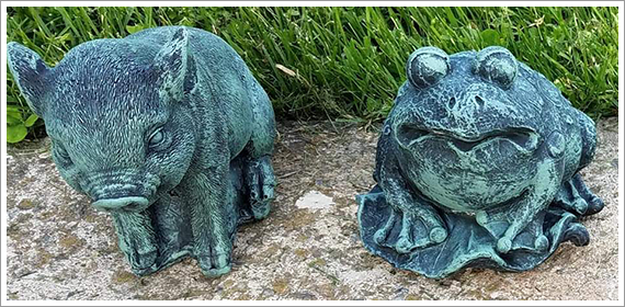 Frog and Pig Lawn Ornament